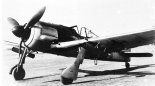 Samolot Focke-Wulf Fw-190A-4/R6, pod skrzydłami wyraźnie widoczne wyrzutnie rakiet W.Gr. 21. (Źródło: Skupniewski A. ”Focke-Wulf Fw-190A/F/G”).