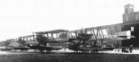 Te same wodnosamoloty w innym ujęciu. Od prawej: Lübeck Travemünde F-4 nr 7, Friedrichshafen FF-49B nr 1 i Friedrichshafen FF-33E nr 8 na wózkach w bazie w Pucku, 20.08.1920 r. (Źródło: archiwum).