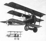 Dwa muzealne trójpłatowce w powietrzu razem podczas kręcenia filmu ”Pour le Merite”. Najbliższy samolot to 528/17. (Źródło: Imire Alex ”The Fokker Triplane ”).