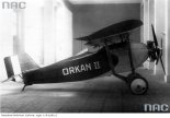 Amatorski samolot sportowy ”Orkan II”. (Źródło: ” Narodowe Archiwum Cyfrowe. Sygnatura: 1-G-1692-1”).