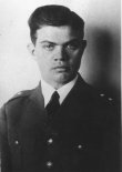 Romuald Staniewicz  w stalowoszarym mundurze nowego wzoru z 1937. (Źródło: via Zbigniew Charytoniuk).