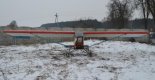 Amatorski samolot ultralekki zbudowany w Rydzynie. Widok z przodu. (Źródło archiwum).