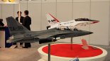 Modele samolotów KAI Lockheed Martin T-50 ”Golden Eagle” oraz TA-50 prezentowane na MSPiO 2011 r. (Źródło: Copyright Tomasz Hens).