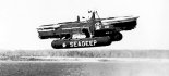 Wersja wodna latającego jeepa Piasecki PA-59N ”Seageep” podczas prób. (Źródło: via ”Piasecki Aircraft Corporation”).