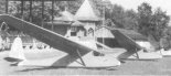 Dwa szybowce ”Komar bis” używane w czasie II wojny światowej w lotnictwie Chorwacji. (Źródło: ”Hrvatsko Ratno Zrakoplovstvo u Drugome Svjetskom Ratu”).