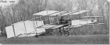 Charles Voisin podczas lotu na samolocie Voisin- Delagrange I, 15.03.1907 r. (Źródło: archiwum). 