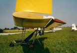 Ultralekki samolot sportowy Mitchell Wing B-10 prezentowany na VIII Stalowowolskim Zlocie Amatorskich Konstrukcji Lotniczych Turbia 2002. (Źródło: Paweł Wierzbowski via Marek Wysocki).