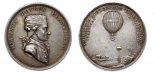 Medal pamiątkowy wybity z okazji przelotu balonem Jean Pierre Francois Blancharda nad Warszawą 10.05.1789 r. (Źródło: archiwum).