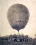 Przygotowania do startu balonu El Pampero 9.07.1908. (Źródło: Eloy Martín ”El Pampero a 105 años de su desaparición”).