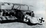 Samolot myśliwski Fokker Dr.I (152/17) na którym Manfrod von Richthofen odniósł swoje 66- te zwycięstwo. (Źródło: Nowarra H. J. ”Fokker Dr.I in action”).