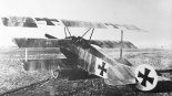 Samolot Fokkera Dr.I, widok z tyłu. (Źródło: archiwum).