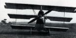 Samolot doświadczalny Fokker V.6 z silnikiem rzędowym Mercedes D.III. (Źródło: Nowarra H. J. ”Fokker Dr.I in action”).