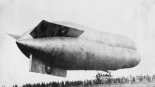 Lądowanie sterowca, prawdopodobnie ”Czjernomor-2” na lotnisku Kaczyńskiej Szkoły Pilotów Wojskowych k. Sewastopola. (Źródło: archiwum).