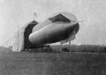 Jeden ze sterowców ”Czjernomor” wprowadzany do hangaru. (Źródło: archiwum).