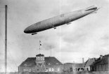Sterowiec Zeppelin LZ 62 / L 30 w locie nad Ahlhorn. (Źródło: ”The Zeppelin in Combat ”).