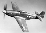 Drugi prototyp samolotu myśliwskiego North American XP-51 "Mustang" podczas prób w locie. (Źródło: M Żurek Jacek B. "North American P-51 Mustang". Wydawnictwo AJ-Press. Gdańsk 1999).