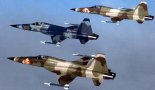Samoloty myśliwskie Northrop F-5E "Tiger II" należące 527th Tactical Fighter Training Aggressor Squadron, które symulowały działania radzieckiego lotnictwa używającego samolotów MiG-21. (Źródło: U.S. Air Force). 