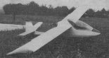 Samolot ”Delfin” prezentowany na I Ogólnopolskim Zlocie Konstruktorów Amatorów Lotniczych w Łodzi. (Źródło: Technika Lotnicza i Astronautyczna nr 1/1984).