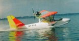 Pierwsze próby startu z wody. Zalew Jeziorsko, 25.09.2001 r. (Źródło: Przegląd Lotniczy Aviation Revue nr 11/2001).