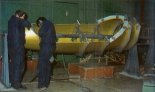 Budowa kadłuba szybowca PZL KR-03 ” Puchatek ” w zakładach WSK PZL-Krosno. (Źródło: Lotnictwo Aviation International nr 10/1991).