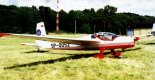 Motoszybowiec L-13 SDM ”Vivat” (SP-0052) podczas odwiedzin na lotnisku w Toruniu. (Źródło: Przegląd Lotniczy Aviation Revue nr 9/1997).