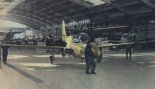 Gotowy samolot PZL TS-11 ”Iskra” wytaczany z hali montażowej.  (Źródło: Skrzydlata Polska nr 14/1976).