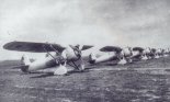 Samoloty myśliwskie PZL P-24C. Pierwsze pięć egzemplarzy tej wersji eksportowanych do Turcji. Lotnisko Warszawa Okęcie, późna jesień 1936 r. (Źródło: Skrzydlata Polska nr 17-18/1991).