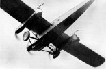 Samolot bombowy Roland VIII Mb ”Roland” w locie. (Źródło: archiwum).