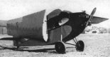 Samolot łącznikowy RWD-3 ze złożonymi skrzydłami. (Źródło: archiwum).
