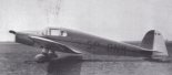 Prototyp RWD-16 bis SP-BNM w początkowej wersji z niskim usterzeniem. (Źródło: Glass Andrzej ”Polskie konstrukcje lotnicze do 1939”. Tom 2).