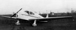 Prototyp samolotu RWD-21 w widoku z przodu. (Źródło: Narodowe Archiwum Cyfrowe. Sygnatura: 1-G-1672-1).