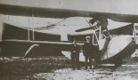 Amfibia Schreck FBA-17HTM2 z Rzecznej Eskadry Lotniczej Marynarki Wojennej w Pińsku. Na burcie widoczny zbiornik na środki owadobójcze, 1928 r. (Źródło: via Konrad Zienkiewicz).