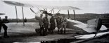 Sopwith ”1 1/2 Strutter”, samolot łącznikowy lotnictwa rumuńskiego, na którym latali także polscy piloci (loty zapoznawcze) w maju 1919 r. z lotniska lwowskiego. (Źródło: forum.odkrywca.pl).