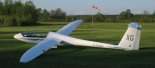 Szybowiec SZD-55-1 (C-GAXG) z SOSA Gliding Club, Rockton, Ontario, Kanada. (Źródło: Wikimedia Commons).