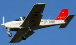 Samolot Tecnam P2002JF ”Sierra” (SP-TWR) należący do Ośrodka Szkolenia Lotniczego Bartolini Air. (Źródło: Copyright Mikołaj Lech).