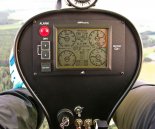 Wózek motolotniowy Ultra w wersji podstawowej (SP-MAAK). Tablica przyrządów, awionika- panel firmy AMPtronic. (Źródło: Copyright Henryk Mieszkowski).