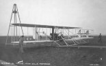 Samolot Wright Model A gotowy do startu we Włoszech w 1909 r. (Źródło: Wright Brothers Aeroplane Company.A Virtual Museum of Pioneer Aviation).