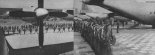 Spadochroniarze z 6 Pomorskiej Dywizji Powietrznodesantowej przed załadunkiem do radzieckiego A n-12. (Źródło: Skrzydlata Polska nr 24/1978).