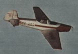 Samolot akrobacyjny Super Kasper Akrobat (SP-ASG) w locie. (Źródło: Skrzydlata Polska nr 43/1964).
