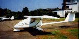 Pierwszy zbudowany w Polsce samolot ”Albatros” na lotnisku w Bielsku Białej, sierpień 1997 r. (Źródło: Przegląd Lotniczy Aviation Revue nr 9/1997).