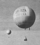 Balon sportowy ZB-3 ”Syrena II” (SP-BZA) w locie. (Źródło: Skrzydlata Polska nr 32/1964).