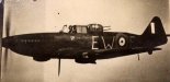 Samolot myśliwski Boulton Paul ”Defiant” Mk.I z 307 Dywizjonu Myśliwskiego Nocnego w locie. (Źródło: via Konrad Zienkiewicz).