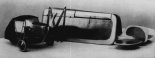 Model pierwszej wersji DKD-X ”Aeromobil” po odłączeniu zespołów samolotowych. (Źródło: Glass Andrzej ”Polskie konstrukcje lotnicze do 1939”. Tom 1. Wydawnictwo STRATUS. Sandomierz 2004).